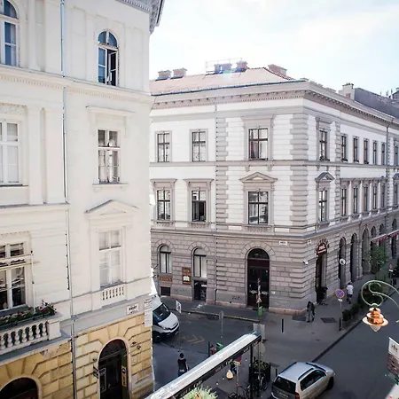 Indigo With Free Parking Apartment Budapest