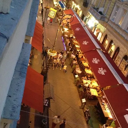 Indigo With Free Parking Budapest